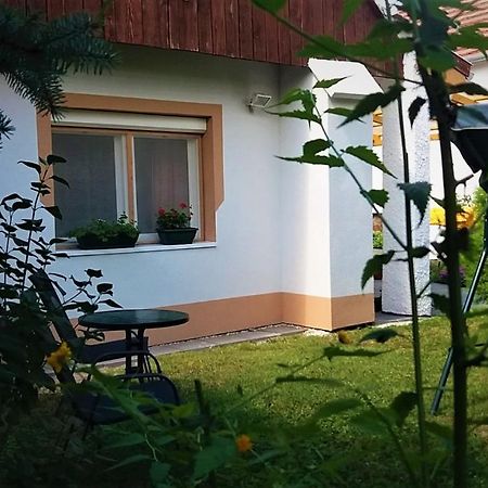 Julia Vendeghaz Sarrod Otel Dış mekan fotoğraf