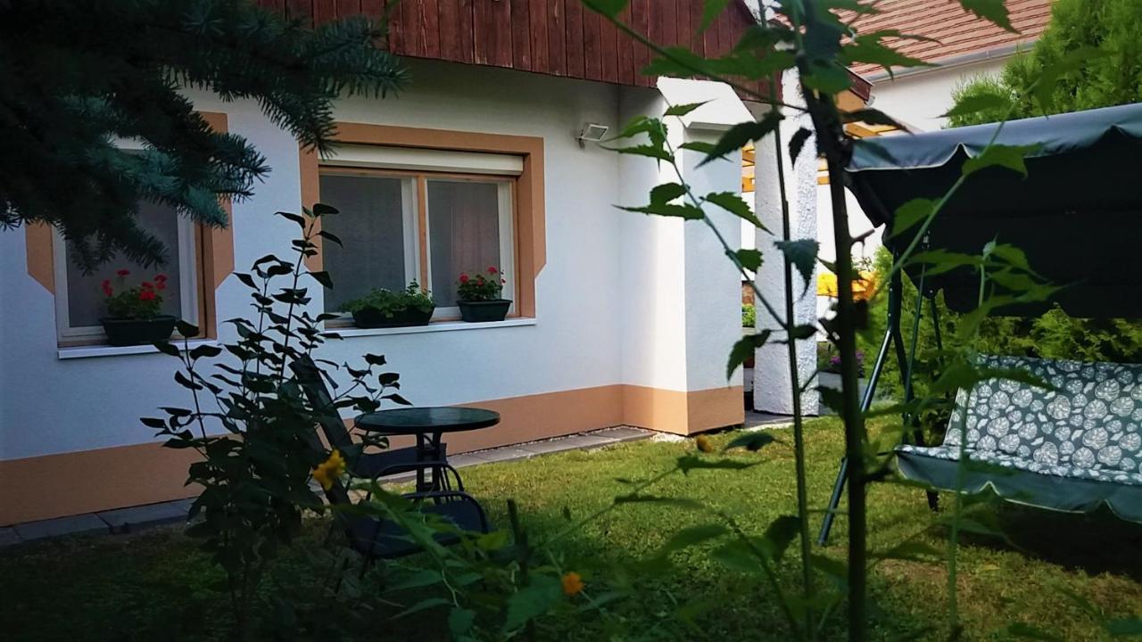 Julia Vendeghaz Sarrod Otel Dış mekan fotoğraf