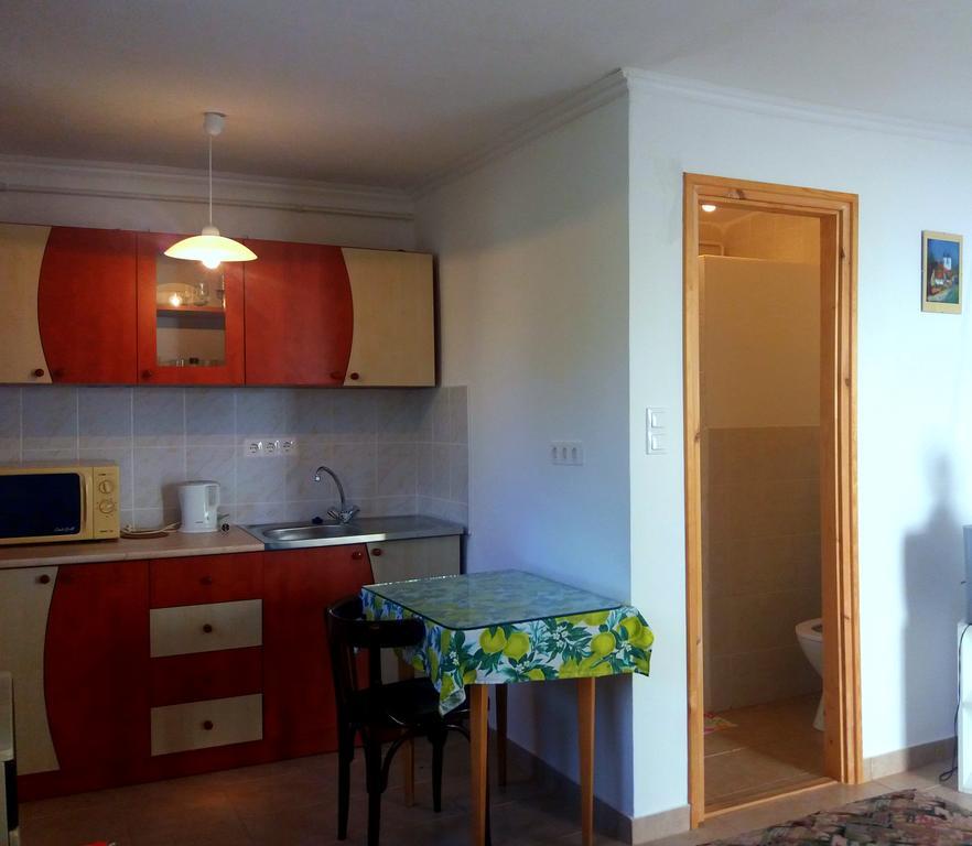 Julia Vendeghaz Sarrod Otel Dış mekan fotoğraf