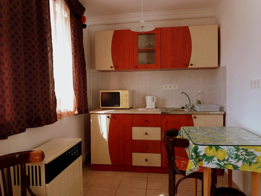 Julia Vendeghaz Sarrod Otel Dış mekan fotoğraf