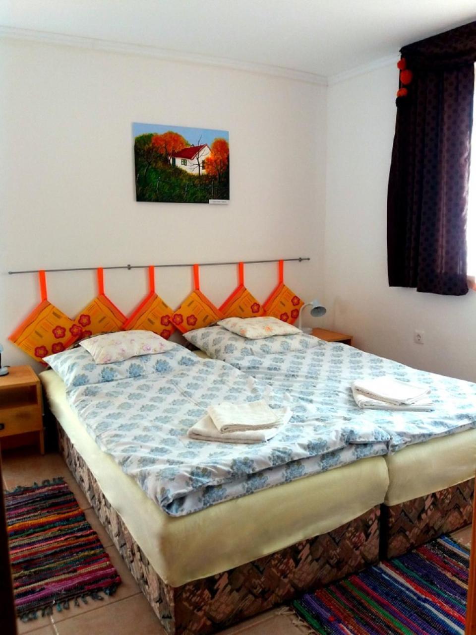 Julia Vendeghaz Sarrod Otel Dış mekan fotoğraf