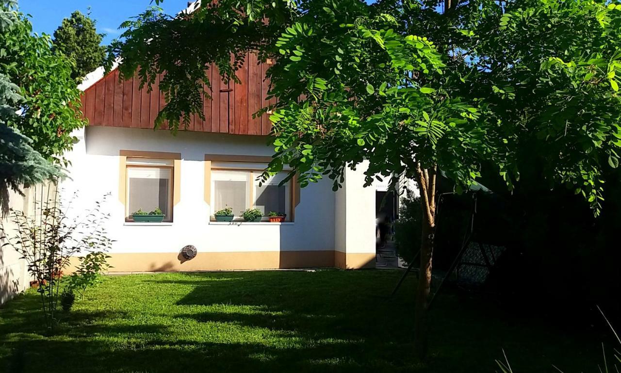 Julia Vendeghaz Sarrod Otel Dış mekan fotoğraf