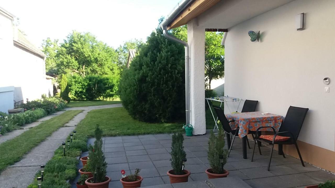 Julia Vendeghaz Sarrod Otel Dış mekan fotoğraf
