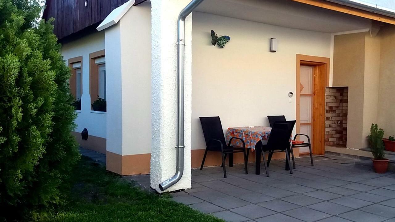Julia Vendeghaz Sarrod Otel Dış mekan fotoğraf