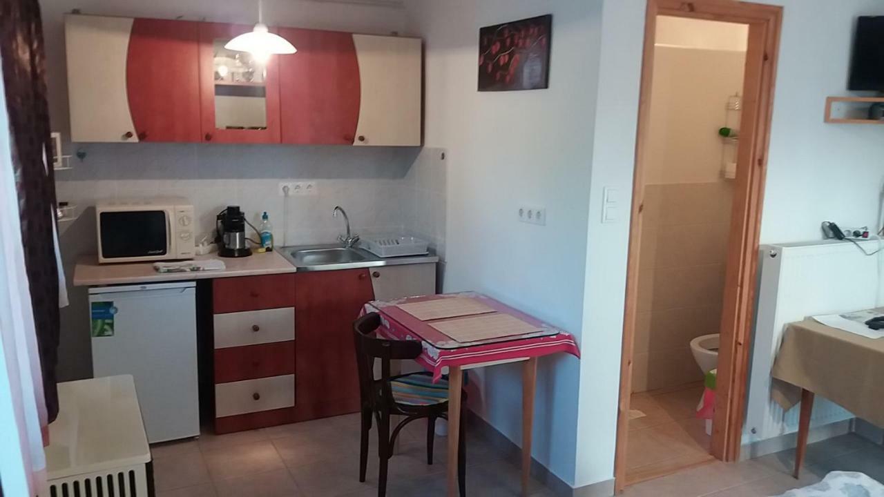 Julia Vendeghaz Sarrod Otel Dış mekan fotoğraf